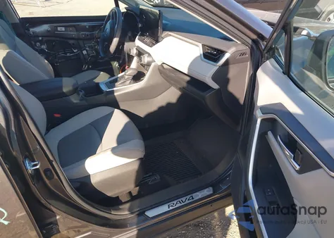 2023 Toyota Rav4 Xle Premium z USA, uszkodzony, nr VIN 2T3A1RFV7PC372113